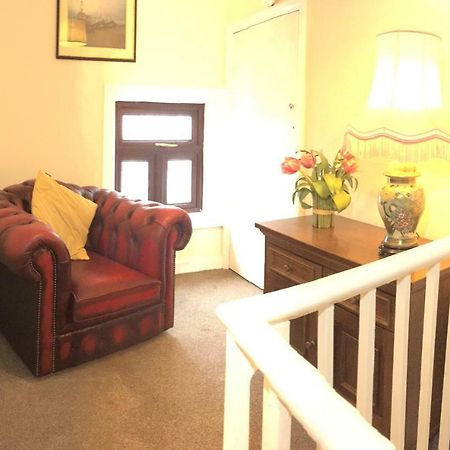 Browns Holiday Cottage 法利 外观 照片
