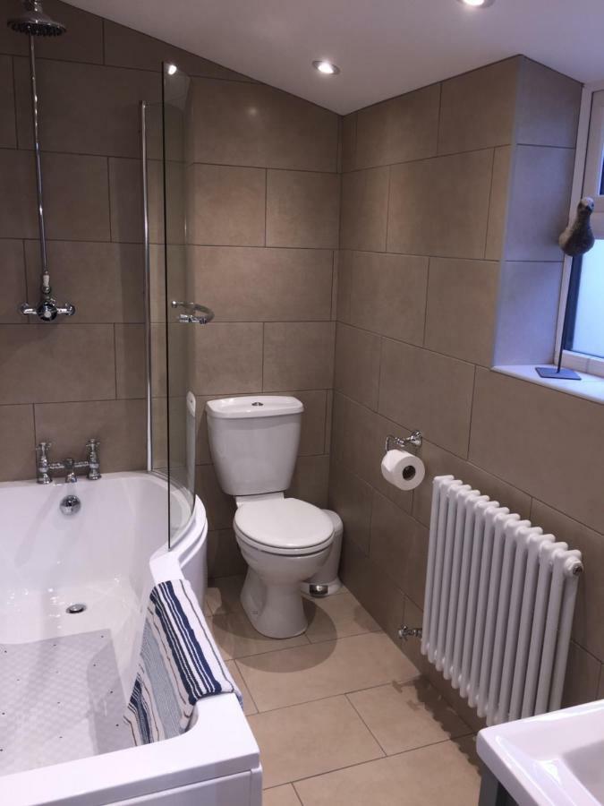 Browns Holiday Cottage 法利 外观 照片