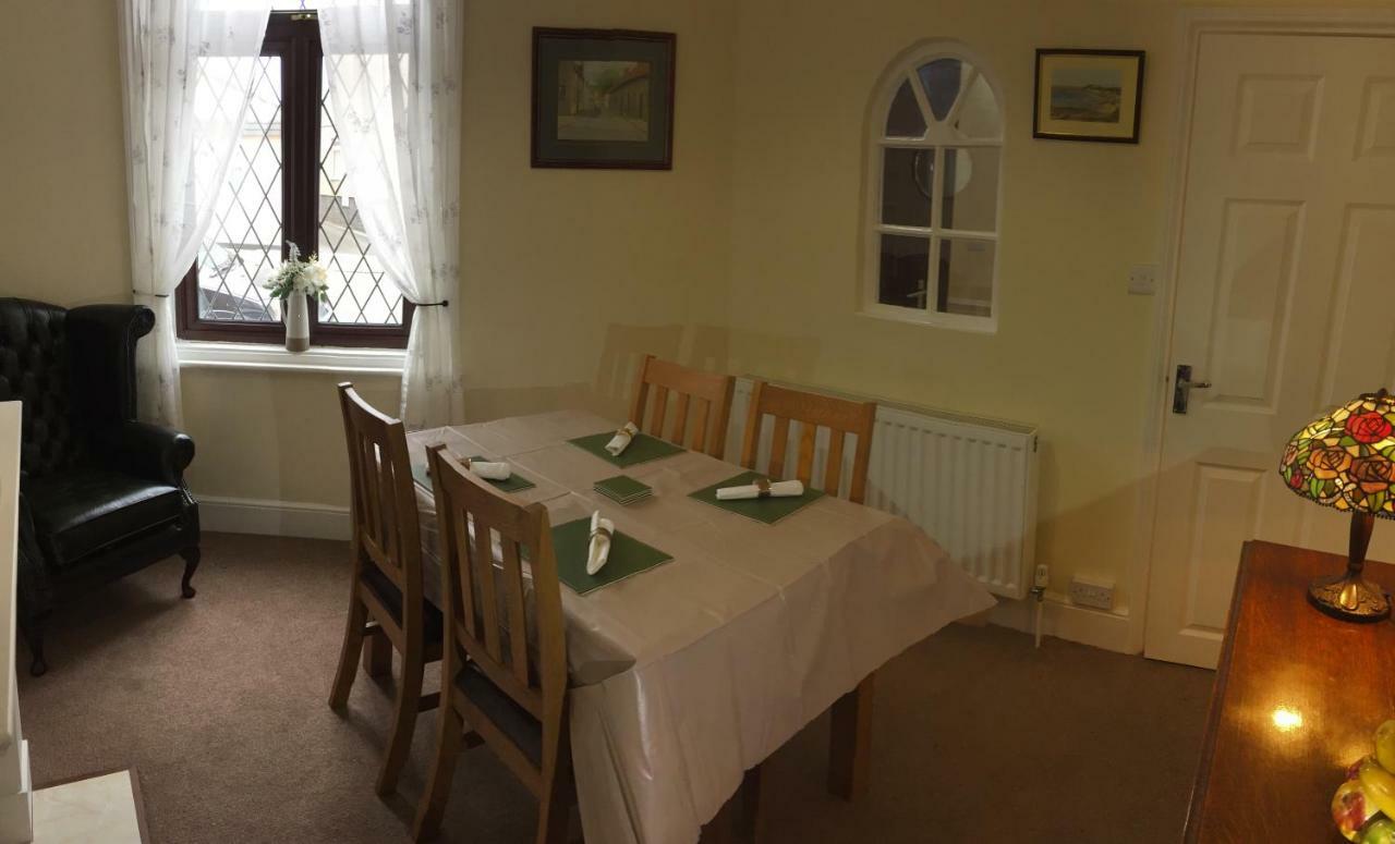 Browns Holiday Cottage 法利 外观 照片