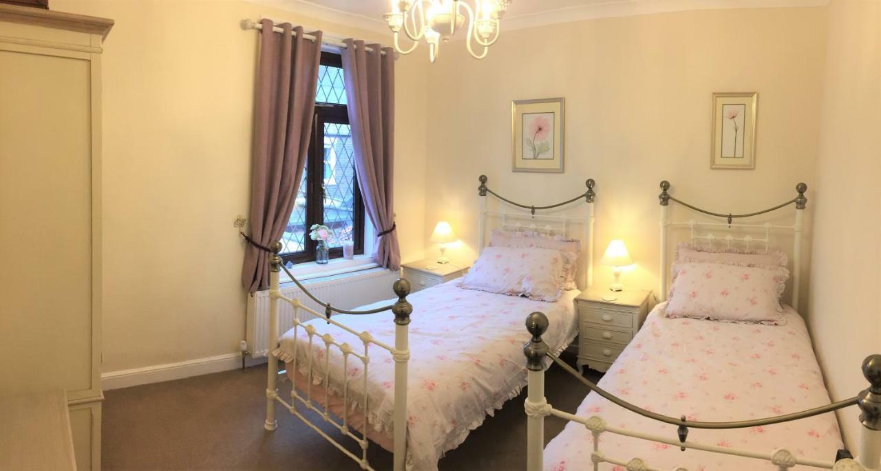 Browns Holiday Cottage 法利 外观 照片